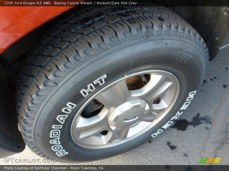 Blazing Copper Metallic / Medium/Dark Flint Grey 2005 Ford Escape XLS 4WD