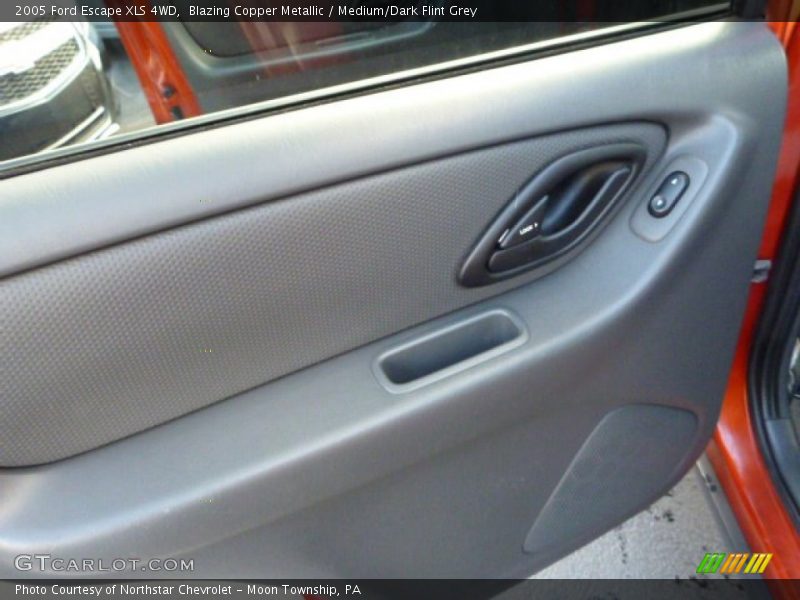 Blazing Copper Metallic / Medium/Dark Flint Grey 2005 Ford Escape XLS 4WD