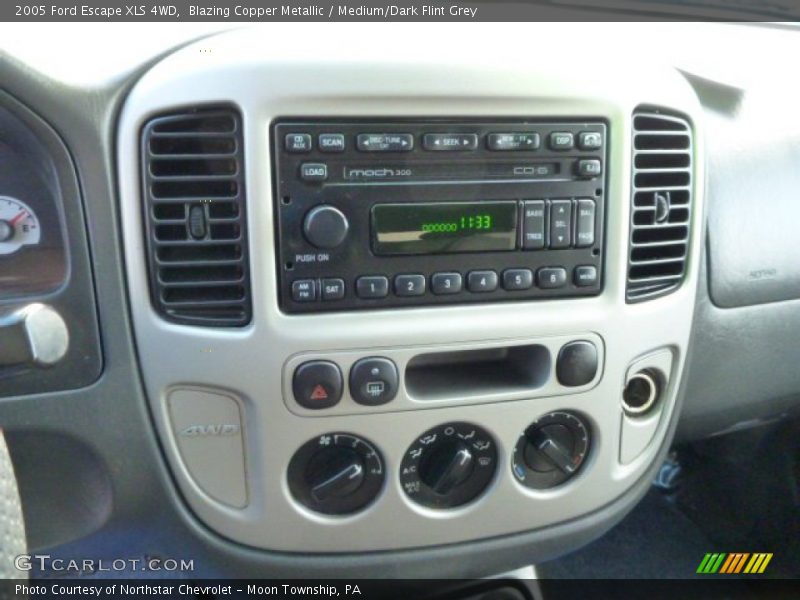 Blazing Copper Metallic / Medium/Dark Flint Grey 2005 Ford Escape XLS 4WD
