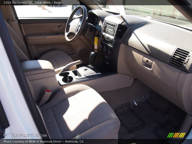 Clear White / Beige 2009 Kia Sorento LX