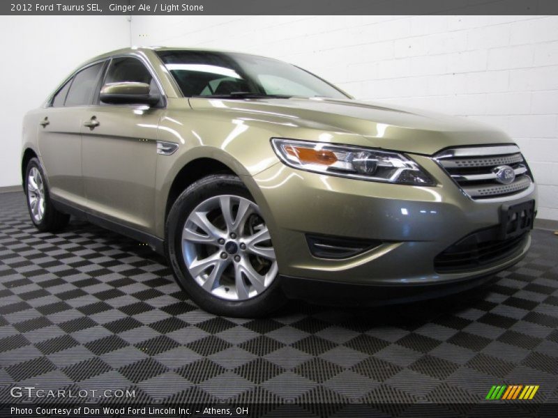 Front 3/4 View of 2012 Taurus SEL