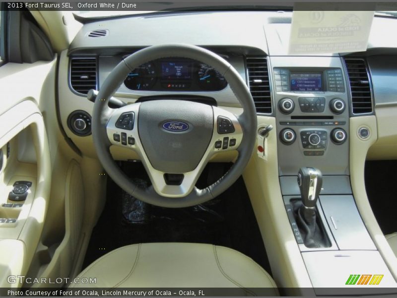 Oxford White / Dune 2013 Ford Taurus SEL