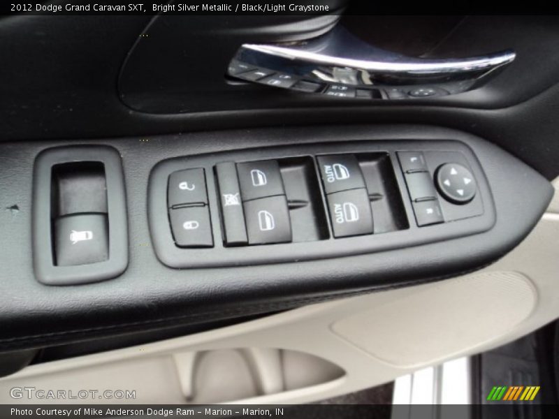 Bright Silver Metallic / Black/Light Graystone 2012 Dodge Grand Caravan SXT