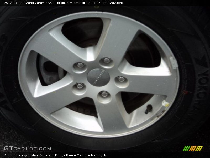 Bright Silver Metallic / Black/Light Graystone 2012 Dodge Grand Caravan SXT