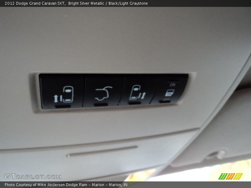 Bright Silver Metallic / Black/Light Graystone 2012 Dodge Grand Caravan SXT