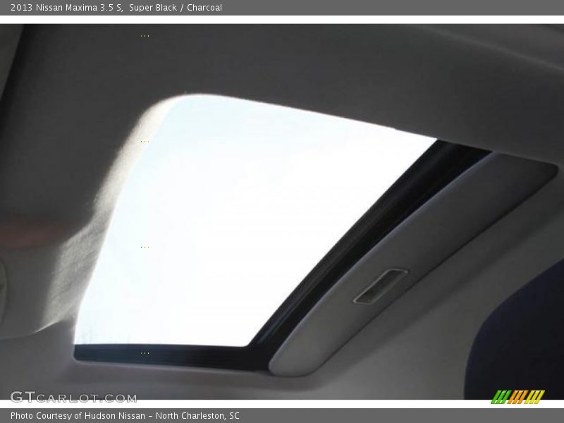 Super Black / Charcoal 2013 Nissan Maxima 3.5 S