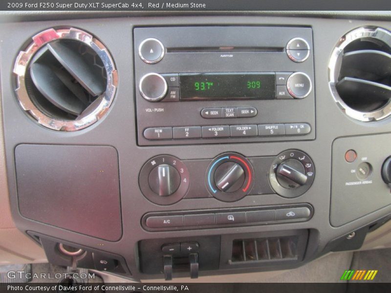 Controls of 2009 F250 Super Duty XLT SuperCab 4x4