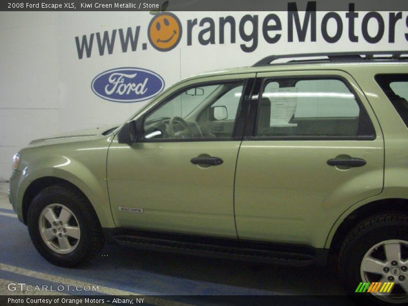 Kiwi Green Metallic / Stone 2008 Ford Escape XLS