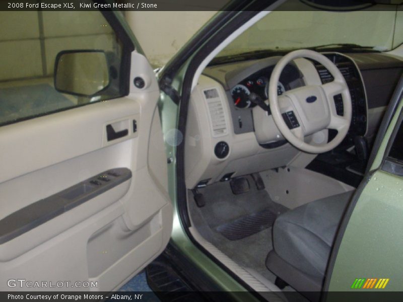 Kiwi Green Metallic / Stone 2008 Ford Escape XLS