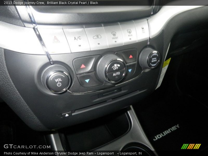 Brilliant Black Crystal Pearl / Black 2013 Dodge Journey Crew