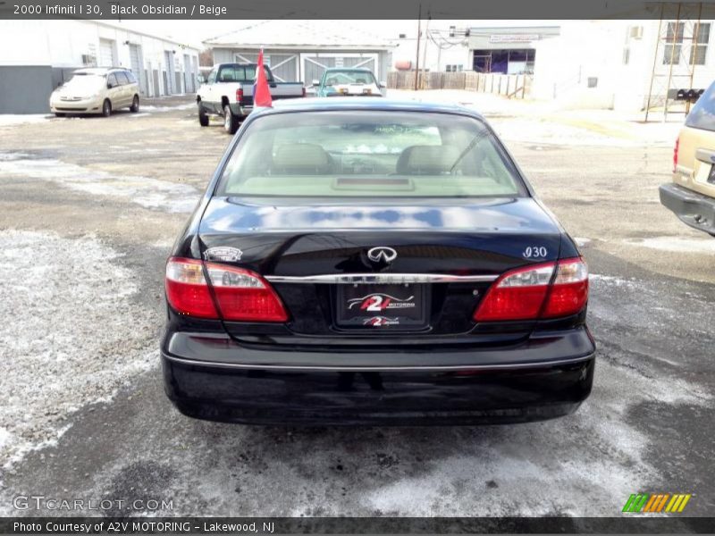 Black Obsidian / Beige 2000 Infiniti I 30
