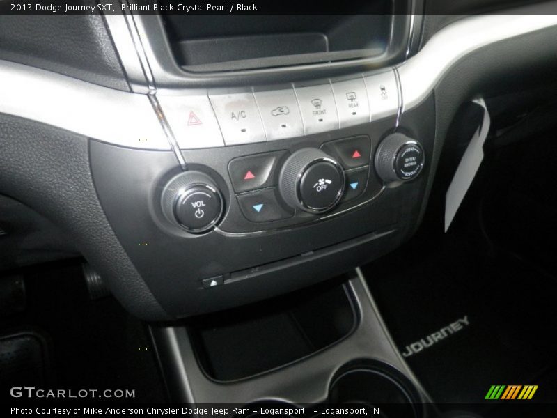 Brilliant Black Crystal Pearl / Black 2013 Dodge Journey SXT