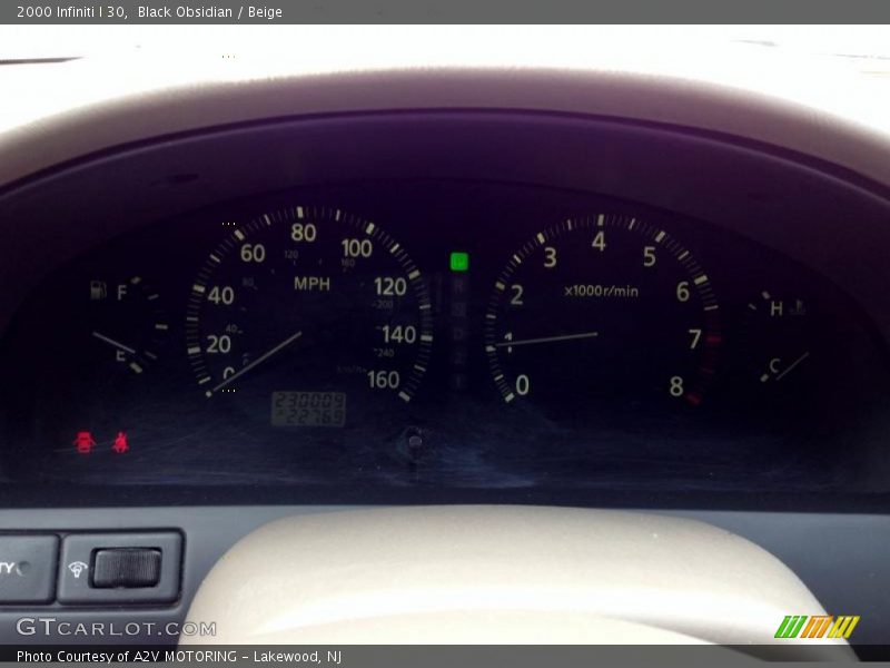 Black Obsidian / Beige 2000 Infiniti I 30