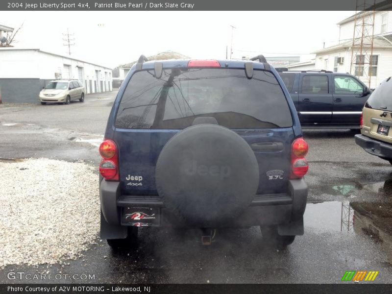 Patriot Blue Pearl / Dark Slate Gray 2004 Jeep Liberty Sport 4x4