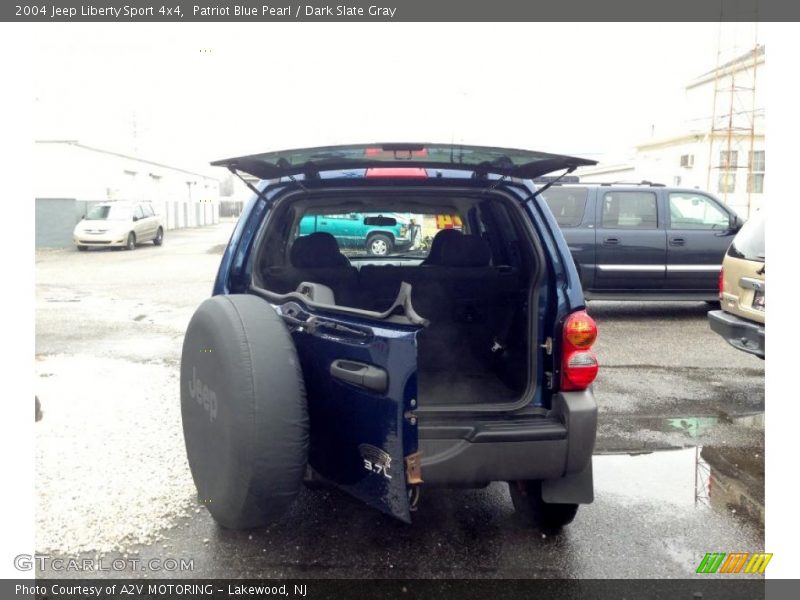 Patriot Blue Pearl / Dark Slate Gray 2004 Jeep Liberty Sport 4x4