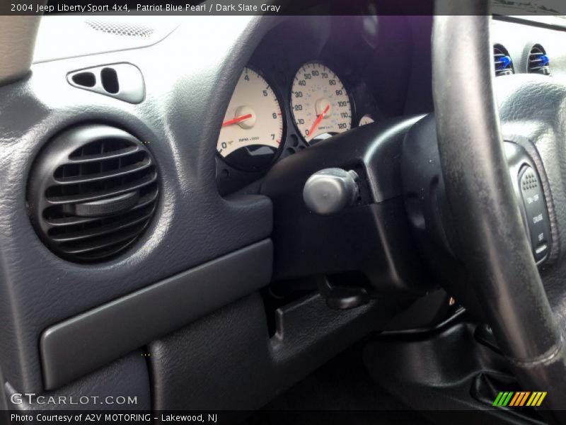 Patriot Blue Pearl / Dark Slate Gray 2004 Jeep Liberty Sport 4x4