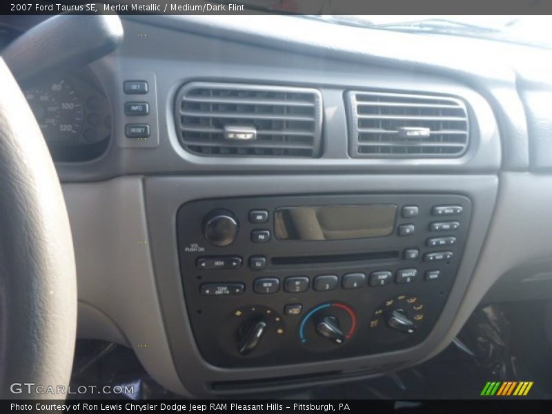 Merlot Metallic / Medium/Dark Flint 2007 Ford Taurus SE