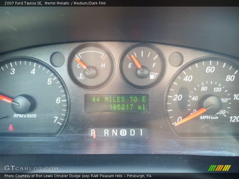 Merlot Metallic / Medium/Dark Flint 2007 Ford Taurus SE