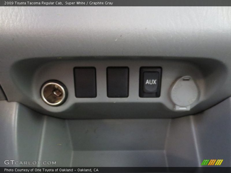 Super White / Graphite Gray 2009 Toyota Tacoma Regular Cab