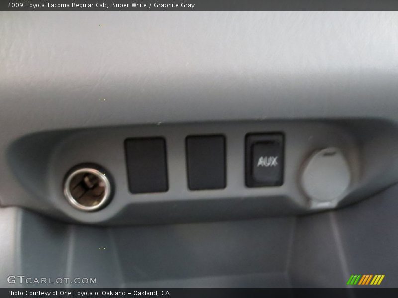 Super White / Graphite Gray 2009 Toyota Tacoma Regular Cab