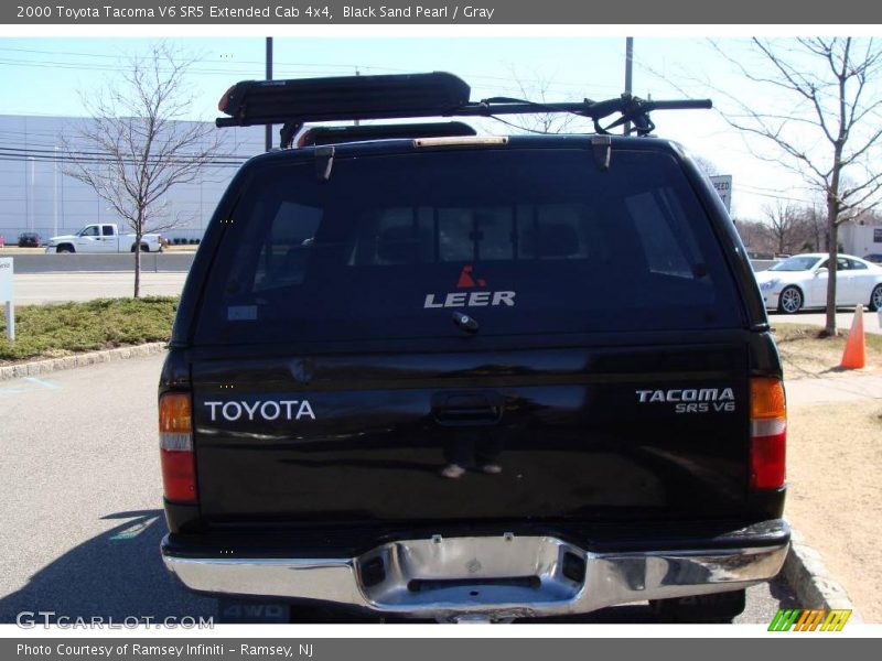 Black Sand Pearl / Gray 2000 Toyota Tacoma V6 SR5 Extended Cab 4x4