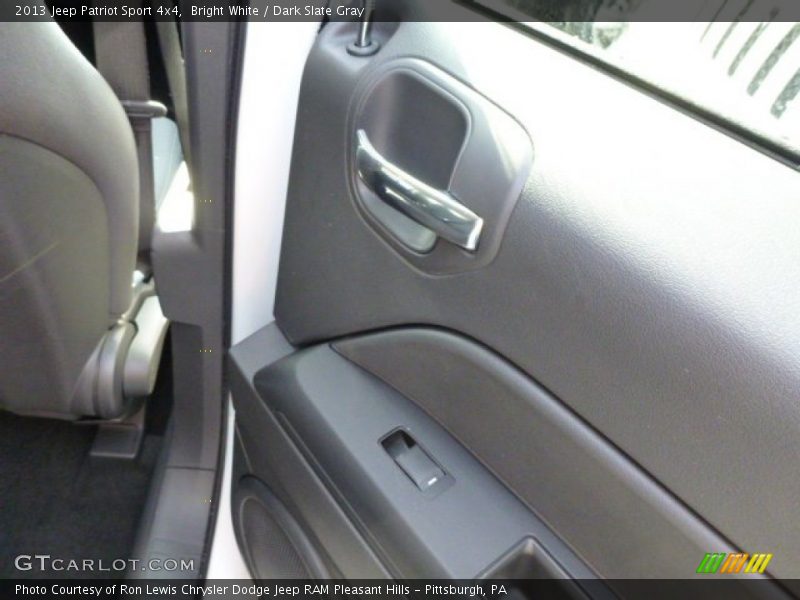 Bright White / Dark Slate Gray 2013 Jeep Patriot Sport 4x4