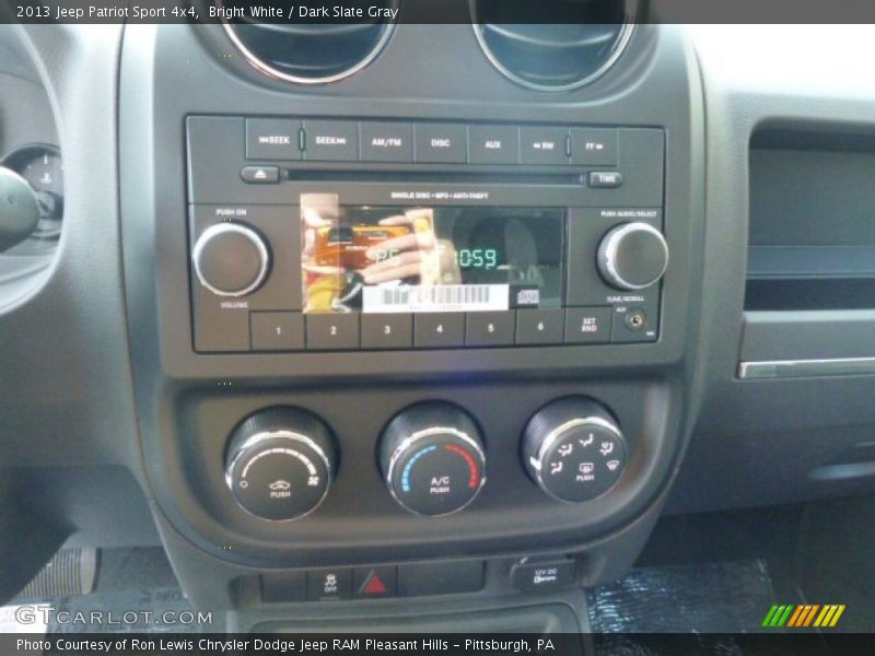 Bright White / Dark Slate Gray 2013 Jeep Patriot Sport 4x4