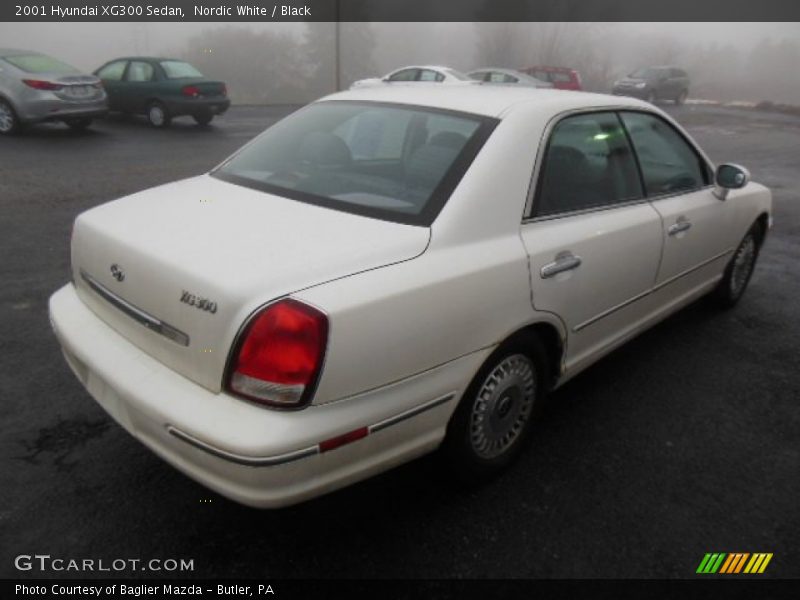 Nordic White / Black 2001 Hyundai XG300 Sedan