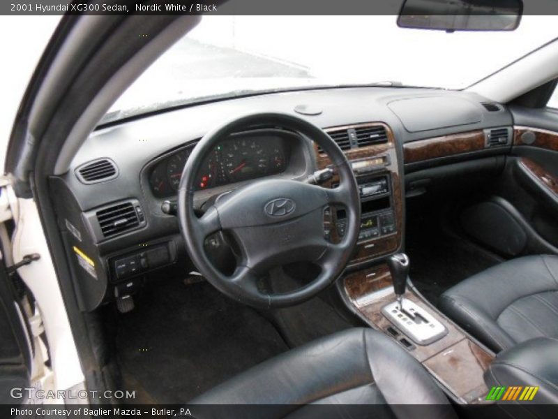 Nordic White / Black 2001 Hyundai XG300 Sedan