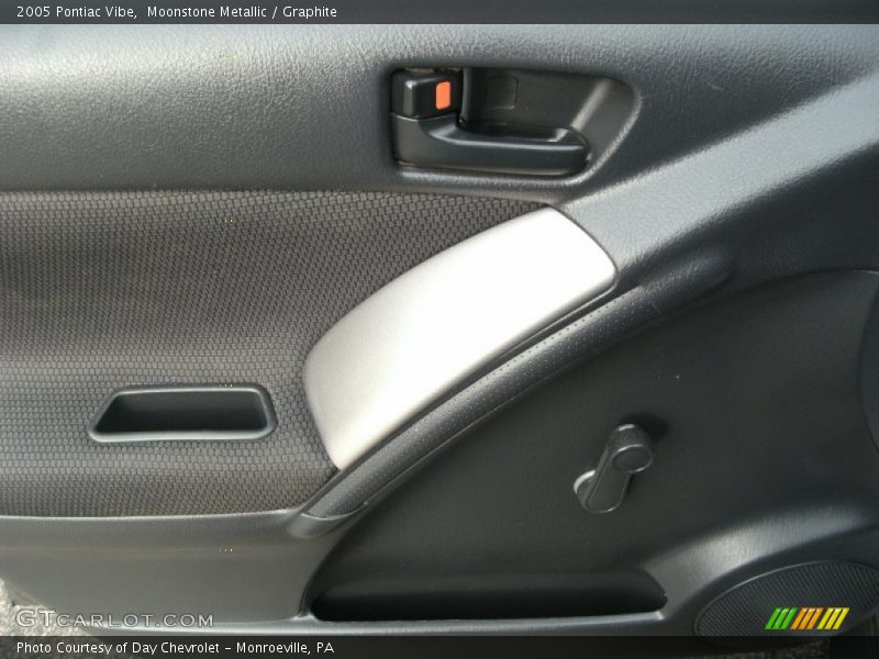 Moonstone Metallic / Graphite 2005 Pontiac Vibe