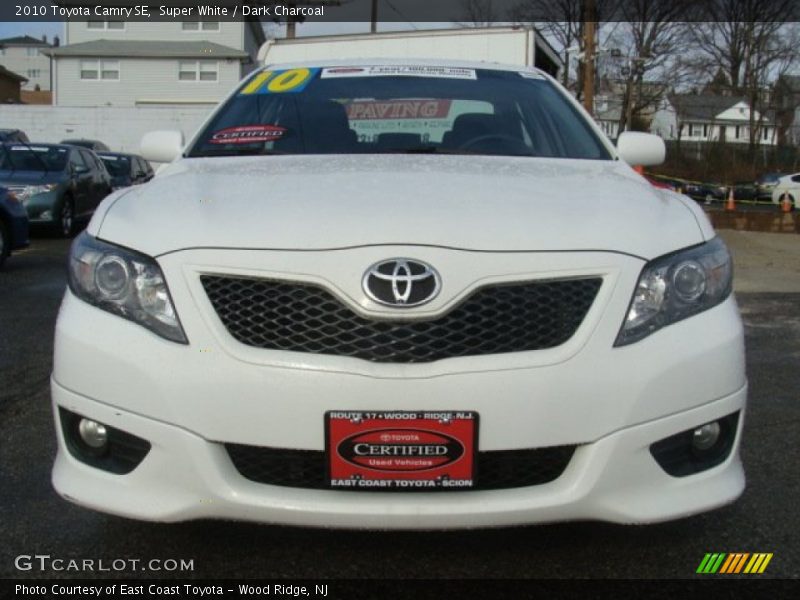 Super White / Dark Charcoal 2010 Toyota Camry SE
