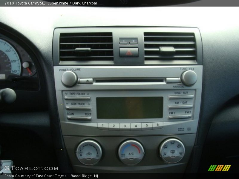 Super White / Dark Charcoal 2010 Toyota Camry SE