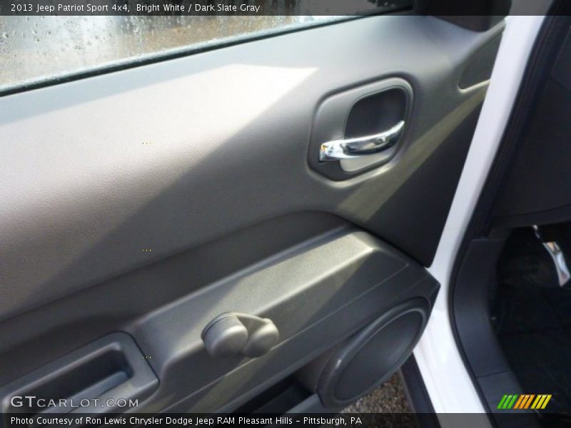 Bright White / Dark Slate Gray 2013 Jeep Patriot Sport 4x4