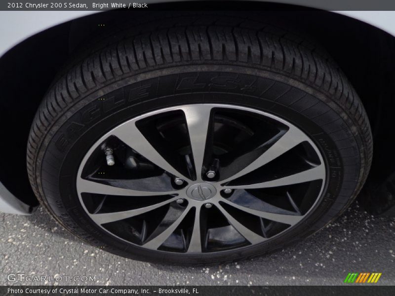 Bright White / Black 2012 Chrysler 200 S Sedan