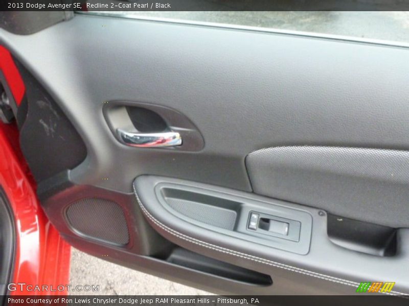 Redline 2-Coat Pearl / Black 2013 Dodge Avenger SE
