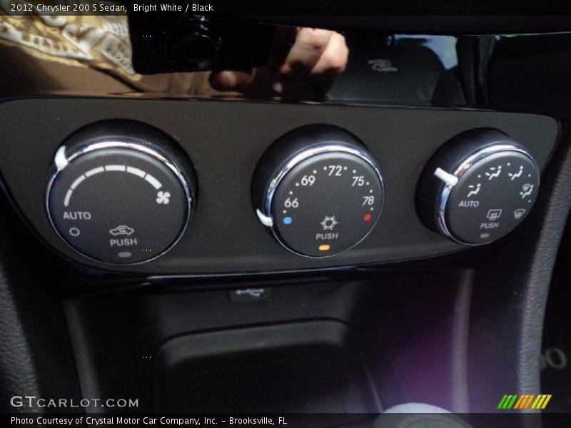 Bright White / Black 2012 Chrysler 200 S Sedan