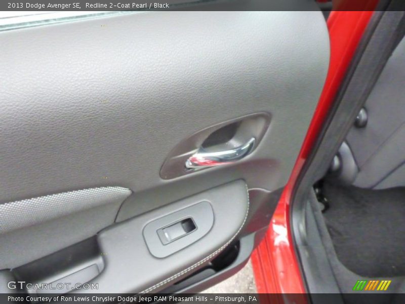 Redline 2-Coat Pearl / Black 2013 Dodge Avenger SE