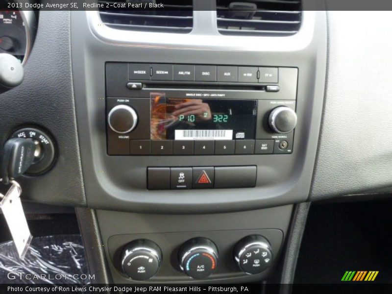 Redline 2-Coat Pearl / Black 2013 Dodge Avenger SE