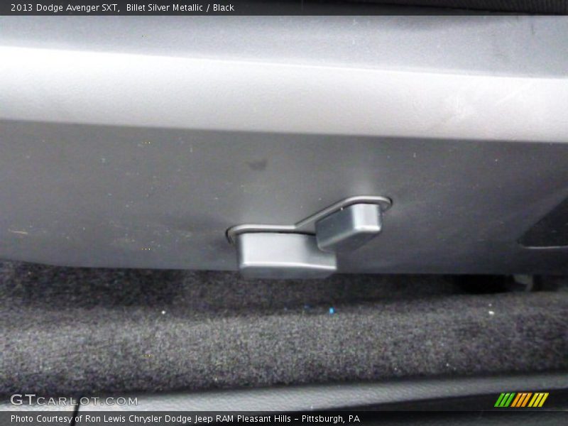 Billet Silver Metallic / Black 2013 Dodge Avenger SXT