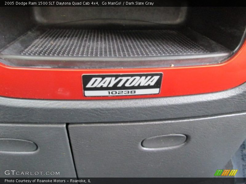 Daytona 10238 - 2005 Dodge Ram 1500 SLT Daytona Quad Cab 4x4