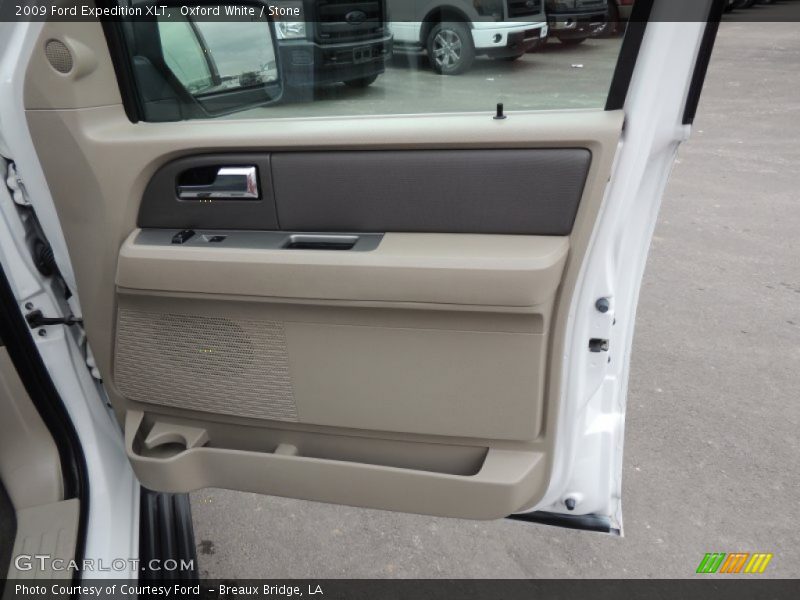 Oxford White / Stone 2009 Ford Expedition XLT