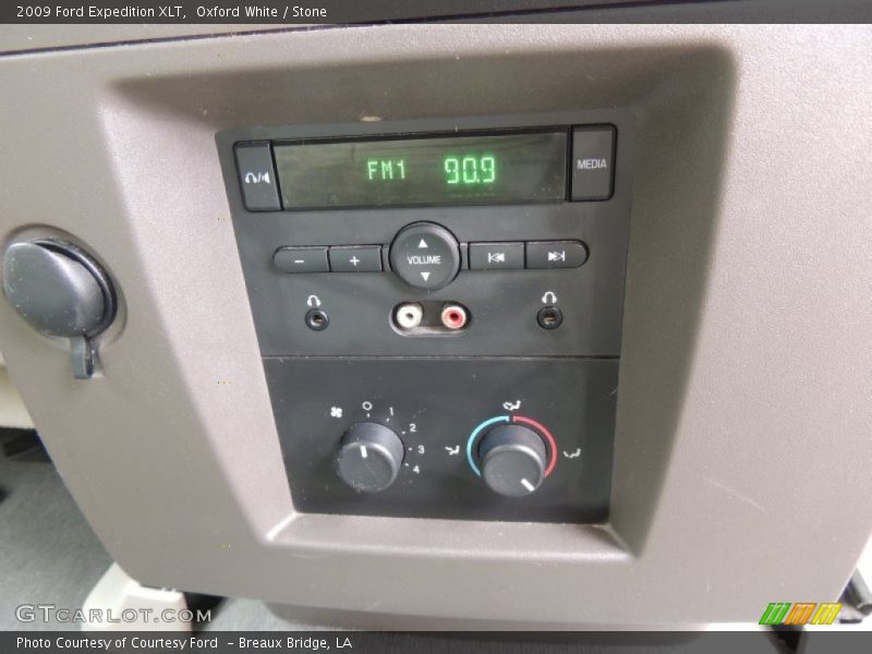 Oxford White / Stone 2009 Ford Expedition XLT