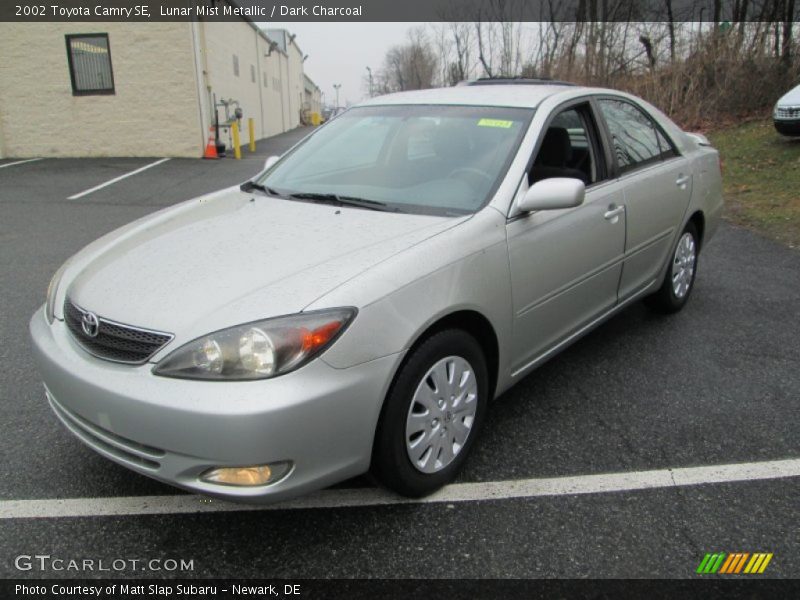 Lunar Mist Metallic / Dark Charcoal 2002 Toyota Camry SE