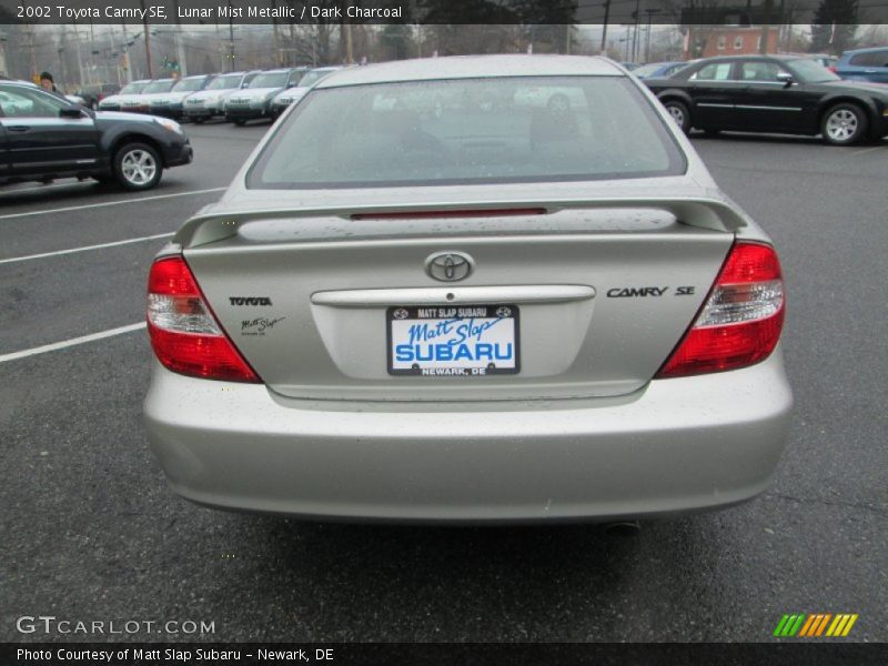 Lunar Mist Metallic / Dark Charcoal 2002 Toyota Camry SE