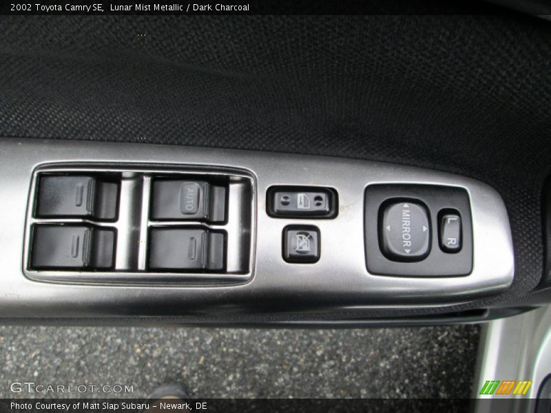 Lunar Mist Metallic / Dark Charcoal 2002 Toyota Camry SE