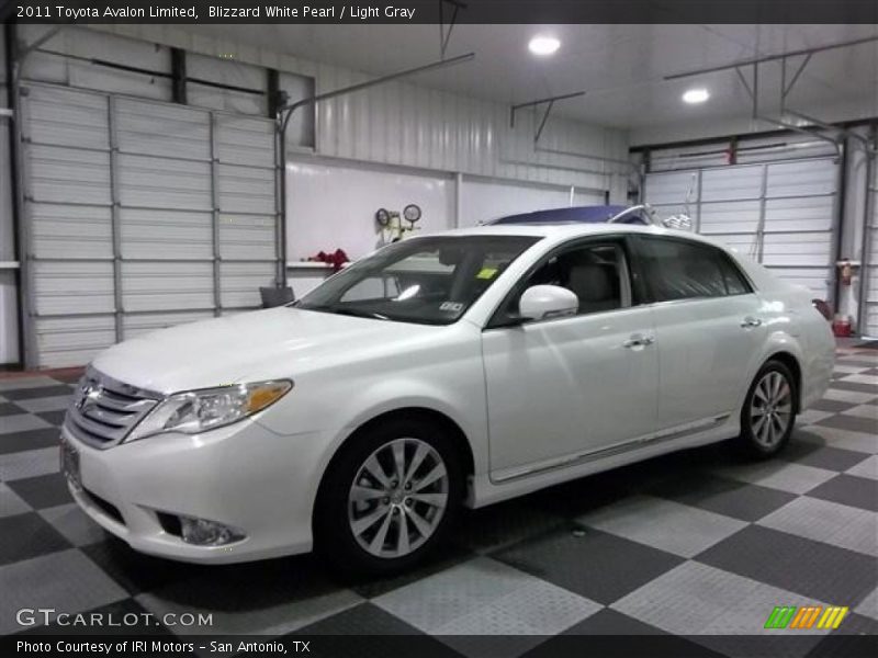 Blizzard White Pearl / Light Gray 2011 Toyota Avalon Limited