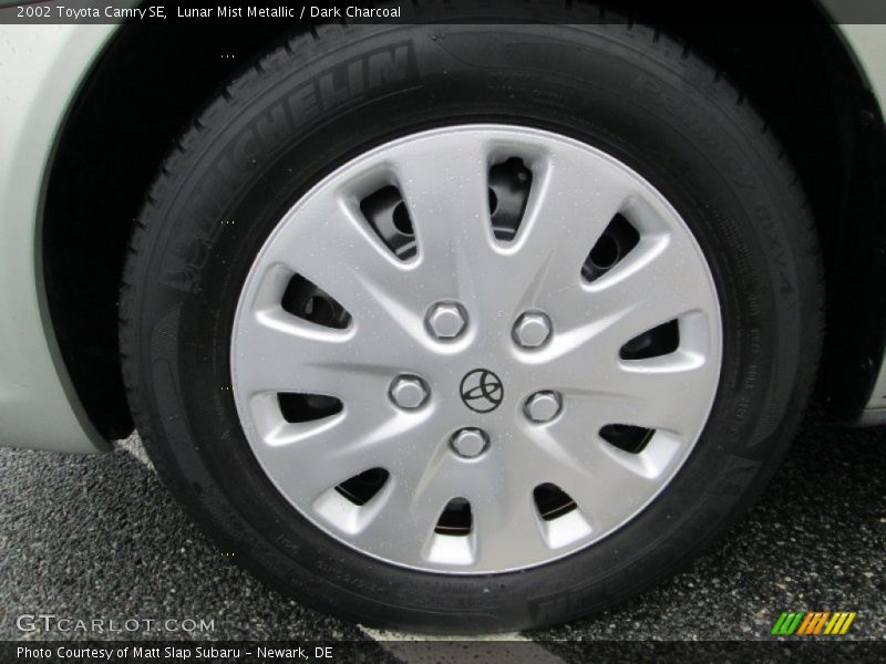 Lunar Mist Metallic / Dark Charcoal 2002 Toyota Camry SE