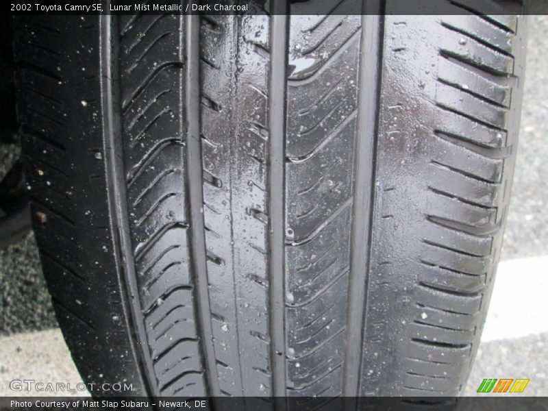 Lunar Mist Metallic / Dark Charcoal 2002 Toyota Camry SE