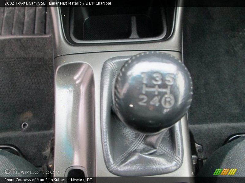 Lunar Mist Metallic / Dark Charcoal 2002 Toyota Camry SE