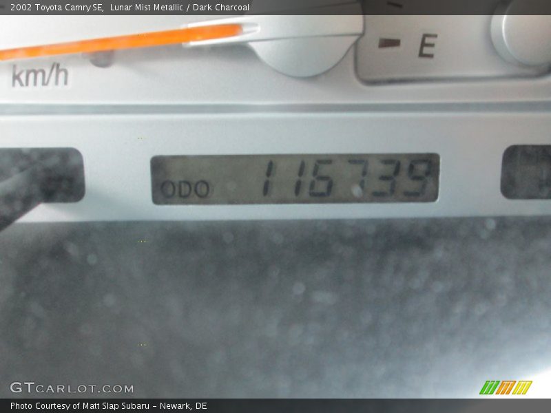 Lunar Mist Metallic / Dark Charcoal 2002 Toyota Camry SE